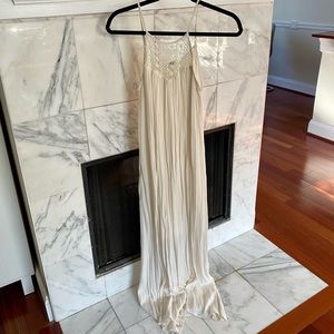 White maxi dress